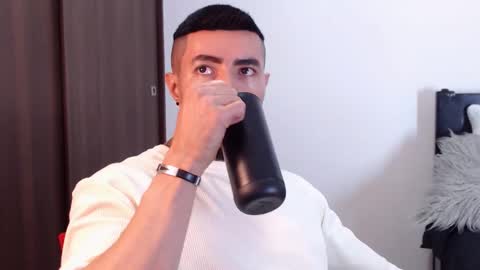 Independent Model online show from 03.07.25