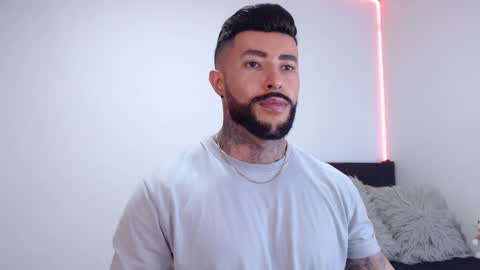 Independent Model online show from 09.11.25