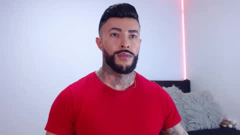 Independent Model online show from 09.23.25