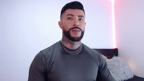 Independent Model online show from 10.11.25