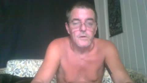 Snapshot of maximus_oreally chatting on 12.31.24 Max online show from 12.31.24
