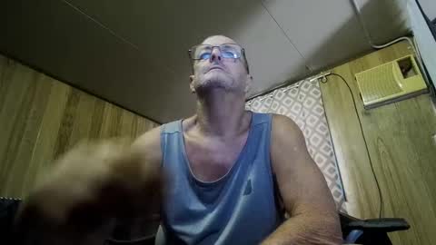 Snapshot of maximus_oreally chatting on 02.04.25 Max online show from 02.04.25