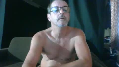 Snapshot of maximus_oreally chatting on 03.12.25 Max online show from 03.12.25