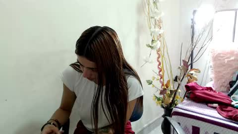 Snapshot of maxinesex_ chatting on 02.22.25 maxinesex_ online show from 02.22.25