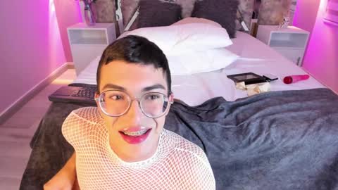 Maxi Rogers online show from 01.21.25