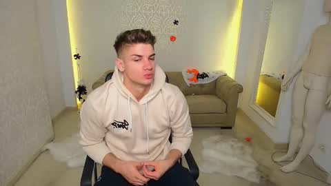 MaxKaiden online show from 10.29.25