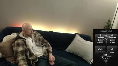 Snapshot of maxrouger chatting on 11.28.25 MaxRouger online show from 11.28.25