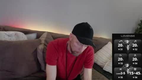 Snapshot of maxrouger chatting on 12.05.25 MaxRouger online show from 12.05.25