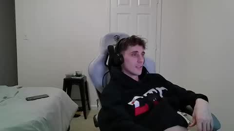 Snapshot of maxryderr chatting on 11.28.25 Max Ryder online show from 11.28.25