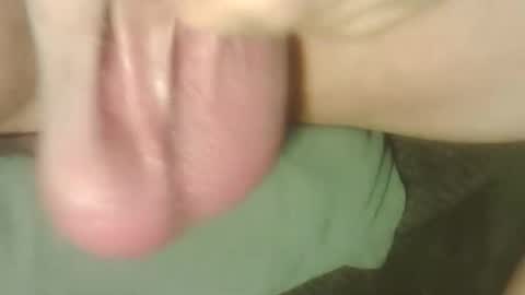 Snapshot of maxtails chatting on 11.01.25 avinago online show from 11.01.25