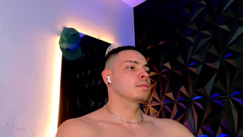 MAX online show from 11.05.25