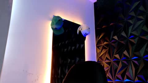 MAX online show from 11.13.25