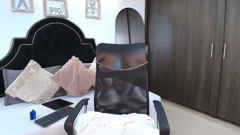 Maxxi online show from 09.17.25