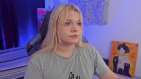 Maxine Minx online show from 12.31.24