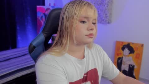 Maxine Minx online show from 12.31.24