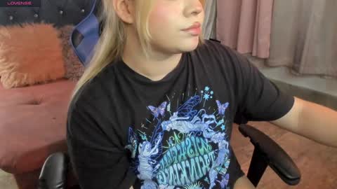 Maxine Minx online show from 01.29.25