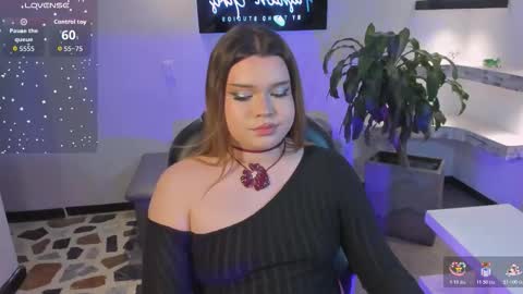 Maxine Minx online show from 11.21.25