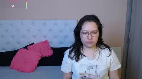 Snapshot of may_bloom chatting on 01.17.26 May online show from 01.17.26