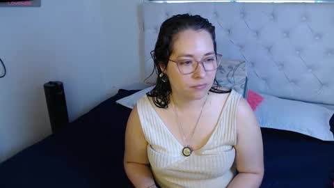 Snapshot of may_bloom chatting on 02.09.26 May online show from 02.09.26