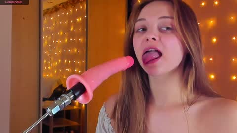 May Flower online show from 01.13.25