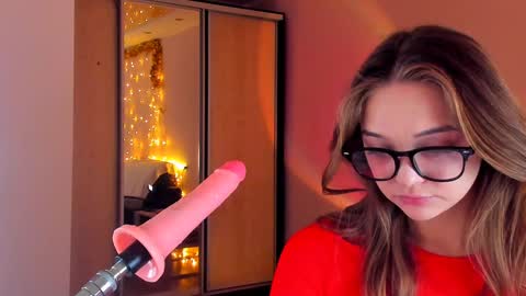 May Flower online show from 01.20.25