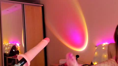 May Flower online show from 01.23.25