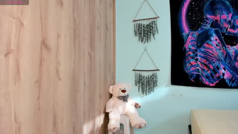 Snapshot of maya__fox chatting on 01.26.25 OF mayitta19 online show from 01.26.25