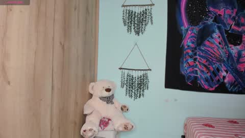 Snapshot of maya__fox chatting on 02.03.25 OF mayitta19 online show from 02.03.25