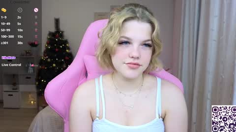 Snapshot of maya_blonde18 chatting on 12.24.24 Maya online show from 12.24.24