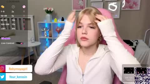 Snapshot of maya_blonde18 chatting on 02.10.25 Maya online show from 02.10.25