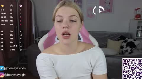 Snapshot of maya_blonde18 chatting on 09.11.25 Maya online show from 09.11.25