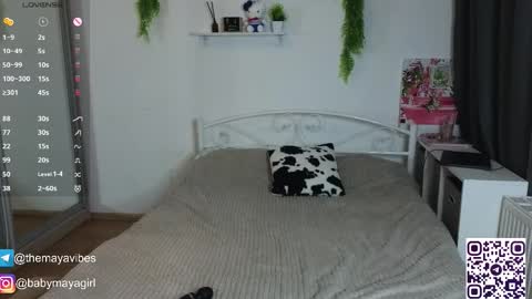 Snapshot of maya_blonde18 chatting on 09.20.25 Maya online show from 09.20.25