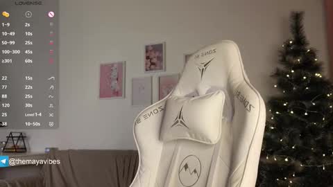 Snapshot of maya_blonde18 chatting on 12.16.25 Maya online show from 12.16.25