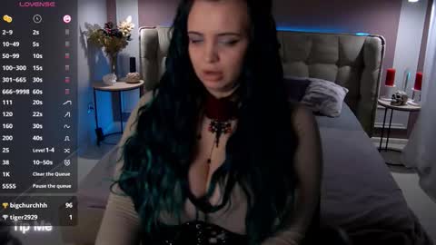 Maya Mils online show from 10.15.25