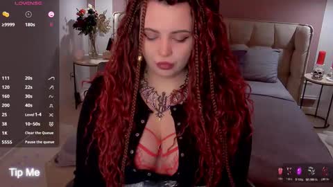 Maya Mils online show from 02.01.26