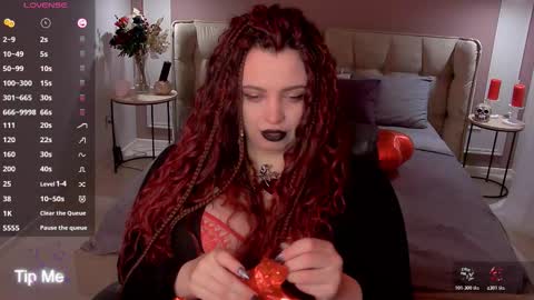 Maya Mils online show from 02.04.26