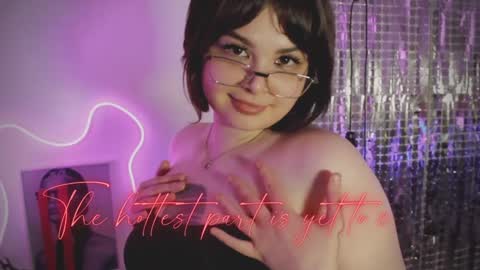 Woman online show from 12.10.24