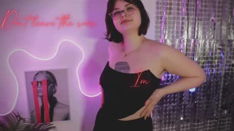 Woman online show from 01.16.25