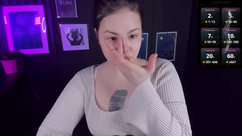 Woman online show from 02.17.25