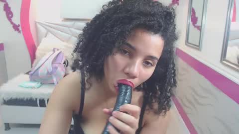 Snapshot of mayaa_ross chatting on 12.19.24 Maya online show from 12.19.24