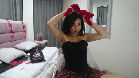 Snapshot of mayaa_ross chatting on 02.15.25 Maya online show from 02.15.25