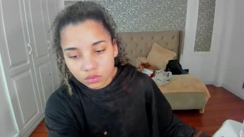 Snapshot of mayaa_ross chatting on 09.17.25 Maya online show from 09.17.25