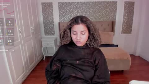 Snapshot of mayaa_ross chatting on 09.18.25 Maya online show from 09.18.25