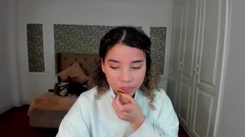 Snapshot of mayaa_ross chatting on 09.23.25 Maya online show from 09.23.25