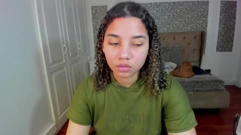 Snapshot of mayaa_ross chatting on 10.08.25 Maya online show from 10.08.25