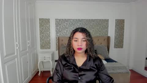 Snapshot of mayaa_ross chatting on 10.10.25 Maya online show from 10.10.25