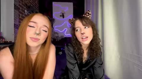 Snapshot of mayaandlola chatting on 09.27.25 Maya Lola online show from 09.27.25