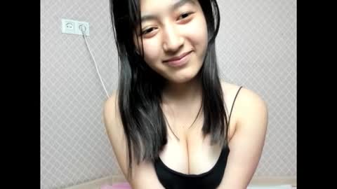 Snapshot of mayachka10 chatting on 10.04.25 mayachka10 online show from 10.04.25