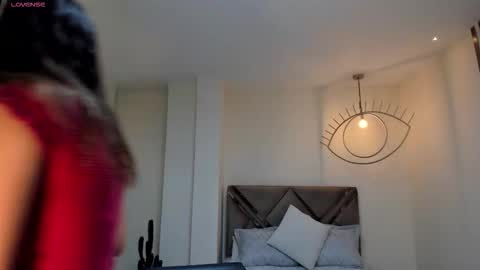 M A Y A    H O F F M A N online show from 03.02.26