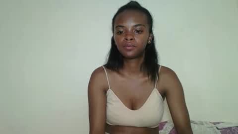 Snapshot of mayalabelle chatting on 12.20.25 mayalabelle online show from 12.20.25